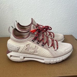 Women’s Under Armour Hovr Phantom size 9.5